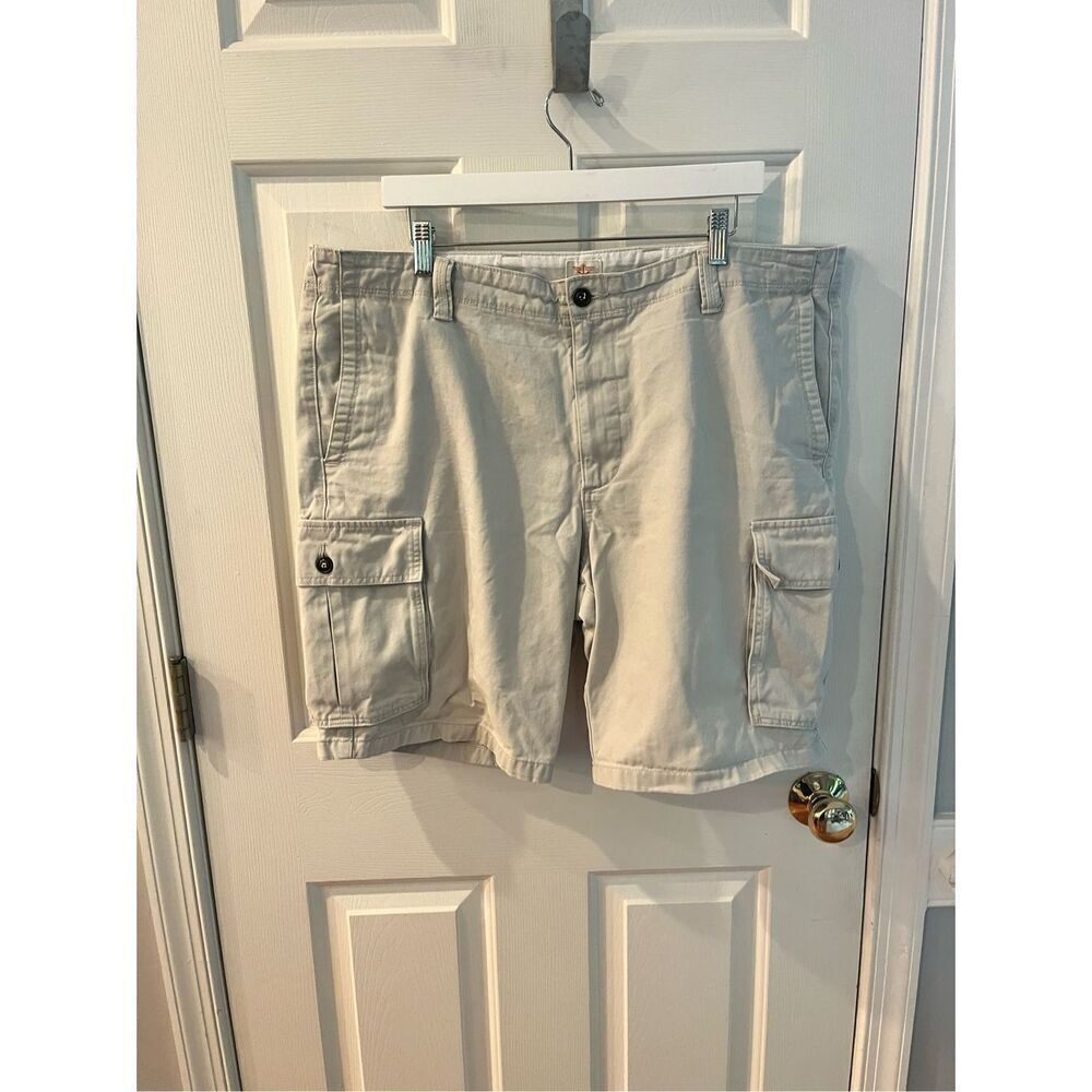 Dockers Putty Classic Fit Cargo Shorts sz 40 EUC